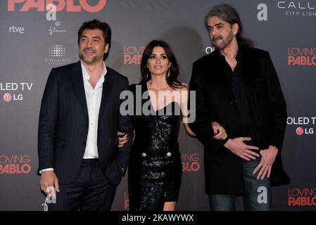 Javier Bardem (L), Penelope Cruz (C) e Fernando Leon de Aranoa (R) partecipano al film 'Pablo' Photocall al Callao Cinema di Madrid il 7 marzo 2018 (Photo by Gabriel Maseda/NurPhoto) Foto Stock