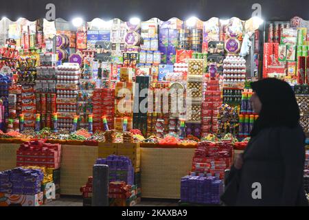 Una bancarella di pasticceria di strada vista vicino alla porta di Damasco a Gerusalemme. Mercoledì 14 marzo 2018, a Gerusalemme, Israele. (Foto di Artur Widak/NurPhoto) Foto Stock