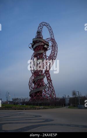 Vista dei dintorni del Queen Elizabeth Olympic Park, tra i quartieri di Stratford e Hackney a Londra, Regno Unito, il 5 aprile 2018. Un uomo è morto dopo essere stato pugnalato nel nord-est di Londra, portando il numero di uccisioni nella capitale quest'anno a più di 50. Nella stessa ora del borgo, un uomo dei suoi 50s è morto fuori da un bookmakers a Clapton a seguito di una sospetta lotta, ha detto la polizia metropolitana. Gli attacchi mortali in Inghilterra e in Galles sono al loro livello più alto dal 2010 al 11, con l'escalation della violenza particolarmente acuta a Londra, dove 13 persone sono state uccise in due settimane Foto Stock