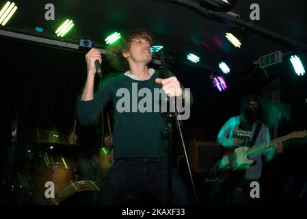 La rock band britannica Moses suona sul palco presso Water Rats, Londra, il 8 aprile 2018. (Foto di Alberto Pezzali/NurPhoto) Foto Stock