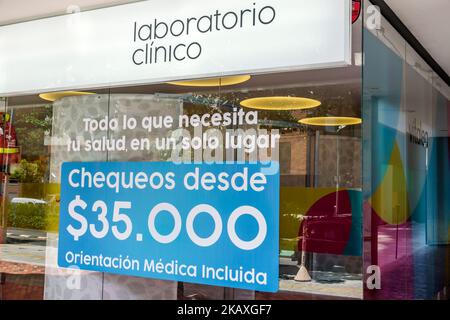 Bogota Colombia, El Chico Carrera 11, Vitalea clinica medica laboratorio negozio negozi business negozi mercato mercati se Foto Stock