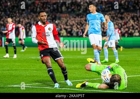 Rotterdam - Danilo Pereira da Silva di Feyenoord, portiere del Lazio Roma Ivan Provedel durante la partita tra Feyenoord e Lazio Roma allo stadio Feijenoord De Kuip il 3 novembre 2022 a Rotterdam, nei Paesi Bassi. (Da Box a Box Pictures/Yannick Verhoeven) Foto Stock