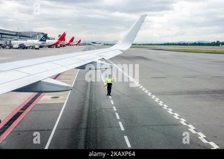 Bogota Colombia, El Dorado International Airport Aeropuerto Internacional El Dorado, American Airlines volo AA 916 volo in partenza dal finestrino vista posti, t Foto Stock