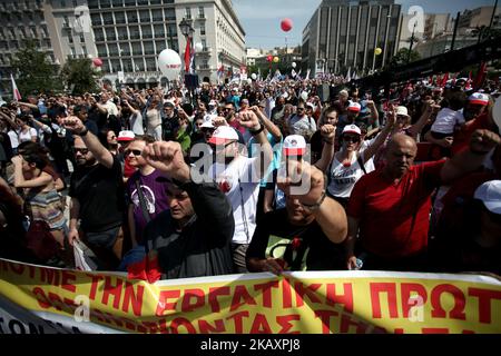 Manifestazione che segna la Giornata di maggio ad Atene (Grecia) il 1 maggio 2018. I sindacati hanno segnato il giorno di maggio con uno sciopero nazionale di 24 ore. (Foto di Giorgos Georgiou/NurPhoto) Foto Stock