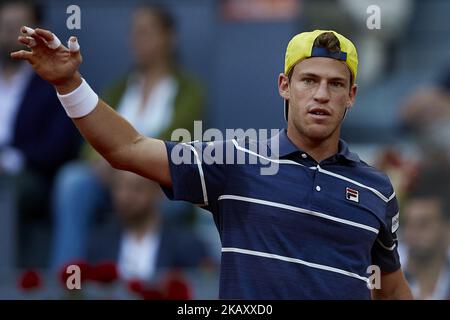 Diego Schwartzman argentina reagisce nella sua partita contro Rafael Nadal di Spagna durante il giorno sei del torneo di tennis Mutua Madrid Open alla Caja Magica il 10 maggio 2018 a Madrid (Foto di David Aliaga/NurPhoto) Foto Stock