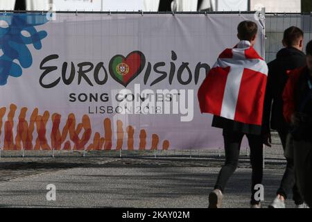 I fan arrivano per la 2018° finale del Concorso di canzoni Eurovision, all'Altice Arena di Lisbona, Portogallo, il 12 maggio 2018. ( Foto di Pedro FiÃºza/NurPhoto) Foto Stock