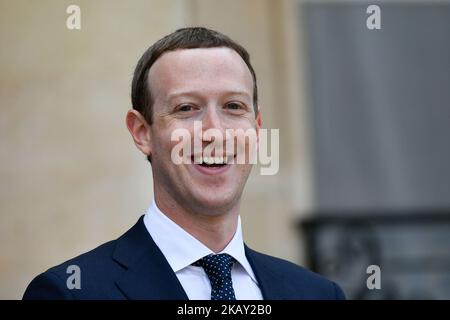 Mark Zuckerberg, CEO di Facebook, al Palazzo Presidenziale Elysee per un incontro con il Presidente francese Emmanuel Macron il 23 maggio 2018 a Parigi, Francia. Domani Zuckerberg parteciperà alla fiera VivaTech di Parigi. (Foto di Julien Mattia/NurPhoto) Foto Stock