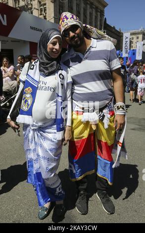 I tifosi del Real Madrid si esibiranno nella zona dei tifosi del centro di Kyiv, Ucraina, il 26 maggio 2018 prima della finale della UEFA Champions League. (Foto di Sergii Kharchenko/NurPhoto) Foto Stock