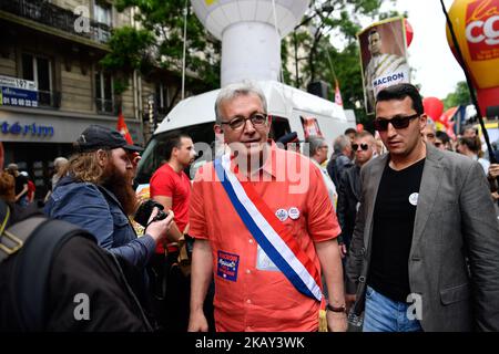 Partito comunista francese (PCF) il segretario generale Pierre Laurent partecipa a una manifestazione "maree populaire" (marea operaia) chiamata da organizzazioni politiche, associazioni e sindacati per protestare contro la politica del presidente e del governo francese, a Parigi il 26 maggio 2018. (Foto di Julien Mattia/NurPhoto) Foto Stock