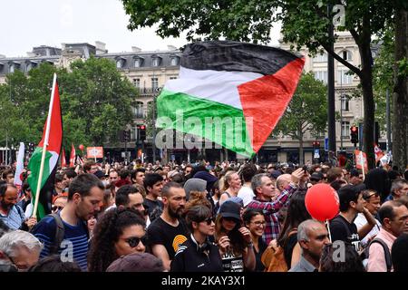 Decine di migliaia di persone (31.700) hanno marciato sabato in tutta la Francia all'appello senza precedenti di circa sessanta organizzazioni per una 'marea popolare' contro la politica di Emmanuel Macron(Foto di Julien Mattia/NurPhoto) Foto Stock