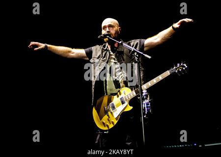 Mark Sheehan della rock band irlandese The script suona sul palco al Mediolanum Forum di Assago il 10 giugno 2018 a Milano. (Foto di Mairo Cinquetti/NurPhoto) Foto Stock