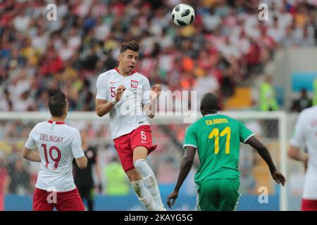 Jan Bednarek durante la partita di gruppo H tra Polonia e Senegal alla Coppa del mondo FIFA 2018 allo stadio Spartak di Mosca, Russia, il 19 giugno 2018. (Foto di Anatolij Medved/NurPhoto) Foto Stock