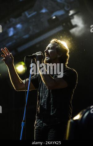 "Pearl Jam live at Stadio Euganeo" Concerto dei Pearl Jam a Padova presso lo Stadio Euganeo. Padova 24 giugno 2018. Nella foto Eddie Vedder (Foto di Roberto Silvino/NurPhoto) Foto Stock