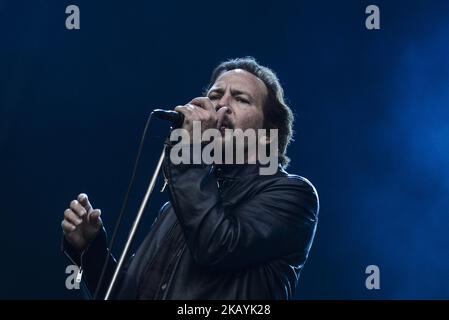 "Pearl Jam live at Stadio Euganeo" Concerto dei Pearl Jam a Padova presso lo Stadio Euganeo. Padova 24 giugno 2018. Nella foto Eddie Vedder (Foto di Roberto Silvino/NurPhoto) Foto Stock
