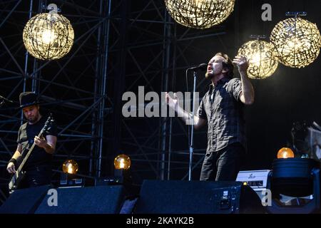 "Pearl Jam live at Stadio Euganeo" Concerto dei Pearl Jam a Padova presso lo Stadio Euganeo. Padova 24 giugno 2018. Nella foto Eddie Vedder (Foto di Roberto Silvino/NurPhoto) Foto Stock