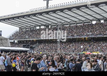 "Pearl Jam live at Stadio Euganeo" Concerto dei Pearl Jam a Padova presso lo Stadio Euganeo. Padova 24 giugno 2018. Nella foto Eddie Vedder (Foto di Roberto Silvino/NurPhoto) Foto Stock