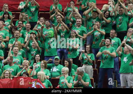 I tifosi lituani sono visti a Danzica, Polonia il 28 giugno 2018 la Polonia affronta la Lituania durante la partita dei qualificatori della Coppa del mondo di pallacanestro della Cina 2019 nella sala sportiva ERGO Arena di Danzica (Photo by Michal Fludra/NurPhoto) Foto Stock