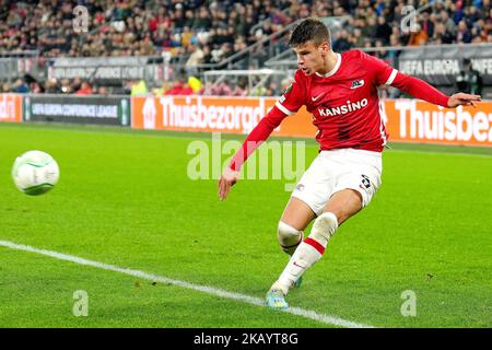 ALKMAAR - Milos Kerkez di AZ Alkmaar durante la partita della UEFA Conference League tra AZ Alkmaar e SK Dnipro-1 allo stadio AFAS il 3 novembre 2022 ad Alkmaar, Paesi Bassi. ANP ED DEL POL Foto Stock