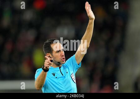 ALKMAAR - Referee Anastasios Papapetrou durante la partita della UEFA Conference League tra AZ Alkmaar e SK Dnipro-1 allo stadio AFAS il 3 novembre 2022 ad Alkmaar, Paesi Bassi. ANP ED DEL POL Foto Stock