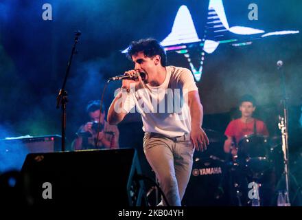 Diego Ibanez della band spagnola Carolina durante suona sul palco all'International Benicassim Festival 2018 il 19 luglio 2018 a Benicassim, Spagna. (Foto di Maria Jose Segovia/NurPhoto) Foto Stock