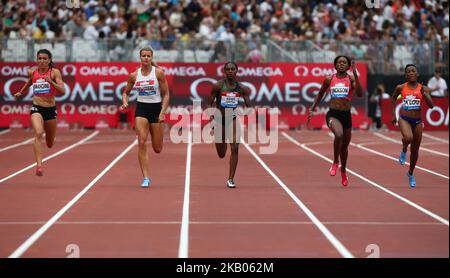 L-R Jenna Prandini degli Stati Uniti Dafne Schippers dei Paesi Bassi Dina Asher-Smith di Gran Bretagna e Irlanda del Nord Shericka Jackson di Giamaica ed Elaine Thompson di Giamaica competono nelle 200m Donne durante i Giochi per l'anniversario di Muller IAAF Diamond League Day Two allo stadio di Londra il 22 luglio, 2018 a Londra, Inghilterra. (Foto di Action Foto Sport/NurPhoto) Foto Stock