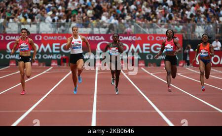 L-R Jenna Prandini degli Stati Uniti Dafne Schippers dei Paesi Bassi Dina Asher-Smith di Gran Bretagna e Irlanda del Nord Shericka Jackson di Giamaica ed Elaine Thompson di Giamaica competono nelle 200m Donne durante i Giochi per l'anniversario di Muller IAAF Diamond League Day Two allo stadio di Londra il 22 luglio, 2018 a Londra, Inghilterra. (Foto di Action Foto Sport/NurPhoto) Foto Stock
