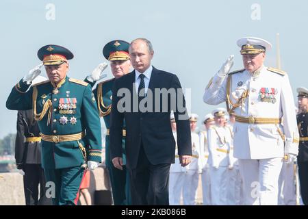 Vladimir Putin partecipa alla parata della Giornata della Marina russa a San Pietroburgo, Russia, il 29 luglio 2018. (Foto di Valya Egorshin/NurPhoto) Foto Stock