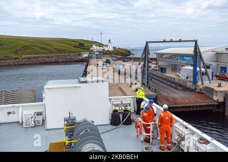 Vista di Stromness dai traghetti NorthLink Ferries, Orkney, Scozia, Regno Unito Foto Stock