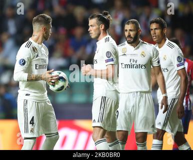 Il difensore spagnolo del Real Madrid Sergio Ramos (L), Gareth Bale (C) e Karim Benzema del Real durante la Super Cup UEFA tra il Real Madrid e l'Atletico Madrid allo stadio Lillekula il 15 agosto 2018 a Tallinn, Estonia. (Foto di Raddad Jebarah/NurPhoto) Foto Stock