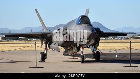 Un jet della forza aerea americana F-35 Joint Strike Fighter (Lightning II) alla base aerea di Davis Monthan. Questa F-35 è assegnata alla base dell'aeronautica di collina. Foto Stock