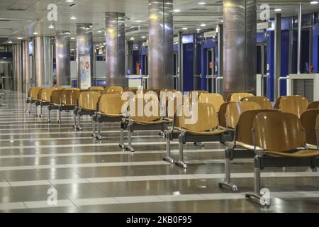 All'interno dell'aeroporto internazionale di Salonicco 'Macedonia' in Grecia. La zona delle porte dopo il recente restauro dal nuovo proprietario tedesco Fraport mattina presto. L'aeroporto di Salonicco con codice SKG o LGTS è il principale punto di accesso per la Grecia settentrionale, con il traffico passeggeri che quest'anno supererà i 7 milioni di euro. È un hub per Aegean Airlines, Olympic Air, Ryanair, Astra Airlines ed Ellinair. L'aeroporto è sia civile che militare. Foto il 21 agosto 2018. (Foto di Nicolas Economou/NurPhoto) Foto Stock