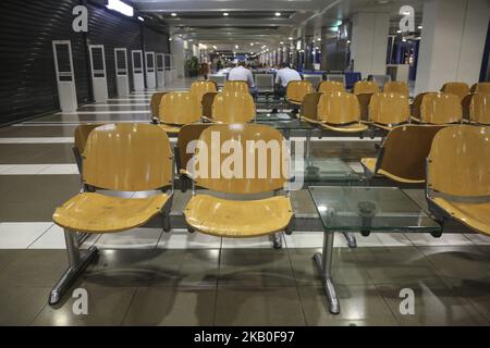 All'interno dell'aeroporto internazionale di Salonicco 'Macedonia' in Grecia. La zona delle porte dopo il recente restauro dal nuovo proprietario tedesco Fraport mattina presto. L'aeroporto di Salonicco con codice SKG o LGTS è il principale punto di accesso per la Grecia settentrionale, con il traffico passeggeri che quest'anno supererà i 7 milioni di euro. È un hub per Aegean Airlines, Olympic Air, Ryanair, Astra Airlines ed Ellinair. L'aeroporto è sia civile che militare. Foto il 21 agosto 2018. (Foto di Nicolas Economou/NurPhoto) Foto Stock