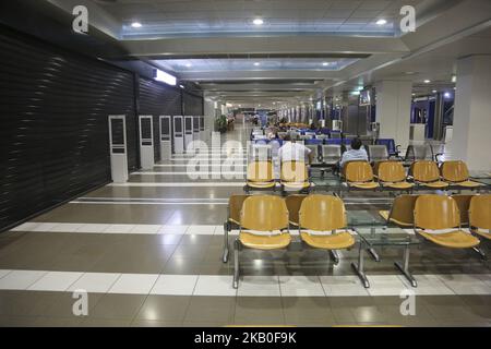All'interno dell'aeroporto internazionale di Salonicco 'Macedonia' in Grecia. La zona delle porte dopo il recente restauro dal nuovo proprietario tedesco Fraport mattina presto. L'aeroporto di Salonicco con codice SKG o LGTS è il principale punto di accesso per la Grecia settentrionale, con il traffico passeggeri che quest'anno supererà i 7 milioni di euro. È un hub per Aegean Airlines, Olympic Air, Ryanair, Astra Airlines ed Ellinair. L'aeroporto è sia civile che militare. Foto il 21 agosto 2018. (Foto di Nicolas Economou/NurPhoto) Foto Stock