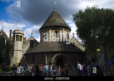 Vista generale del centro di Cambridge, il 25 agosto 2018. Cambridge ospita la famosa Università di Cambridge, fondata nel 1209. L'università comprende la King's College Chapel, il laboratorio di Cavendish e la Cambridge University Library, una delle più grandi biblioteche di depositi legali al mondo. Lo skyline della città è dominato da diversi edifici universitari, insieme alla guglia della Madonna e alla Chiesa dei Martiri Inglesi, al camino dell'Addenbrooke's Hospital e alla torre della cappella del St John's College. Anglia Ruskin University, si è evoluta dalla Cambridge School of Art e dalla Th Foto Stock