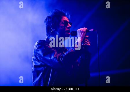 Ian McCulloch della rock band inglese Echo & The Bunnymen raffigurato sul palco mentre si esibiscono al Festival di oggi 2018 a Torino (Foto di Roberto Finizio/NurPhoto) Foto Stock