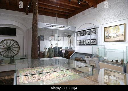 Mostra di AK-Mechet Mennonites, Ichan Kala (fortezza interna), Khiva, Provincia di Khorezm, Uzbekistan, Asia Centrale Foto Stock