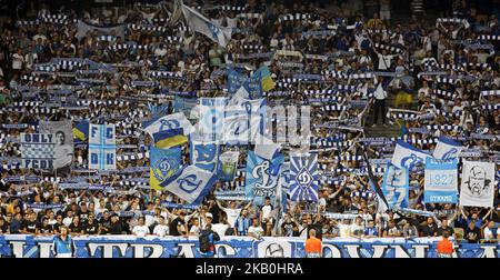 I tifosi della dinamo reagiscono durante il play-off della UEFA Champions League, la seconda partita di calcio tra Ajax Amsterdam e la FC Dynamo Kyiv, allo stadio NSC Olimpiyskiy di Kiev, Ucraina, il 28 agosto 2018. (Foto di Str/NurPhoto) Foto Stock