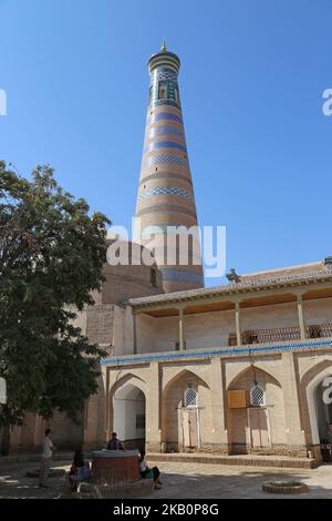 Museo delle Arti applicate, ha detto Islam Khoja Madrasa, Ichan Kala (fortezza interna), Khiva, Provincia di Khorezm, Uzbekistan, Asia Centrale Foto Stock