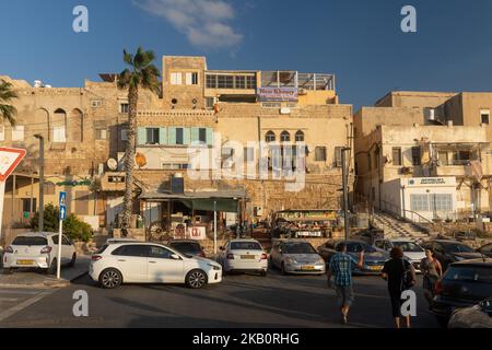 Acre, Israele - 01 novembre 2022, Case situate sul mare della città vecchia di Akko/Acre, Israele Foto Stock