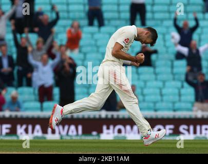 James Anderson è diventato l'ultimo paceman dell'Inghilterra a fare la storia all'Oval il martedì fissando un nuovo record per il maggior numero di wickets presi da qualsiasi bowler veloce nella storia del test. Durante la serie internazionale di test 5th di Specsavers Test Match Day Five tra l'Inghilterra e l'India al Kia Oval Ground, Londra, Inghilterra, il 11 settembre 2018. (Foto di Action Foto Sport/NurPhoto) Foto Stock