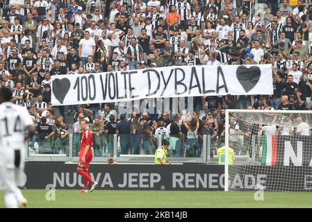 Un banner presentato dai tifosi della Juventus a favore di Paulo Dybala durante la Serie Una partita di calcio tra Juventus FC e US Sassuolo allo Stadio Allianz il 16 settembre 2018 a Torino. Juventus ha vinto 2-1 su Sassuolo. (Foto di Massimiliano Ferraro/NurPhoto) Foto Stock