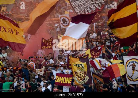 Tifosi di Roma durante la Serie A match tra Roma e Chievo Verona allo Stadio Olimpico di Roma il 16 settembre 2018. (Foto di Giuseppe Maffia/NurPhoto) Foto Stock