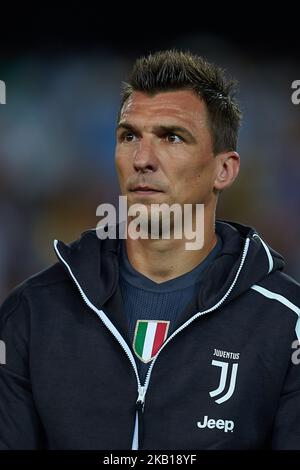 Mario Mandzukic della Juventus guarda su durante la partita del gruppo h della UEFA Champions League tra Valencia CF e Juventus a Mestalla il 19 settembre 2018 a Valencia, Spagna (Foto di Sergio Lopez/NurPhoto) Foto Stock