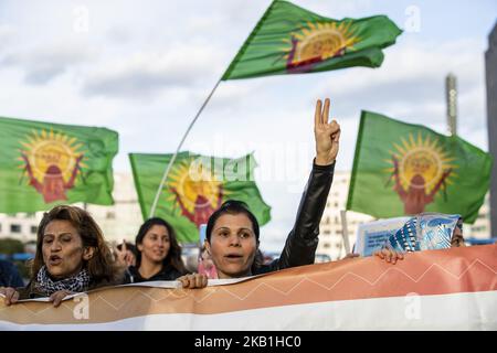 Le donne assistono a una dimostrazione del fatto che Erdogan non è il benvenuto per protestare contro la visita del presidente turco Recep Tayyip Erdogan a Berlino, in Germania, il 28 settembre 2018. Erdogan è in visita ufficiale di Stato dal 27 al 29 settembre 2018. (Foto di Emmanuele Contini/NurPhoto) Foto Stock