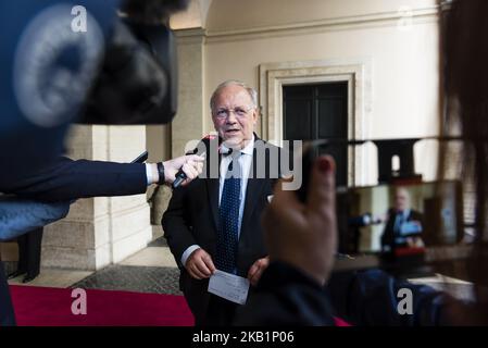 Il Consigliere della Confederazione Johann Schneider-Ammann interviene con la stampa dopo un incontro a Palazzo Grazioli con il Vice primo Ministro e Ministro dello sviluppo economico, del lavoro e delle politiche sociali Luigi di Maio a Roma il 01 ottobre 2018. (Foto di Michele Spatari/NurPhoto) Foto Stock