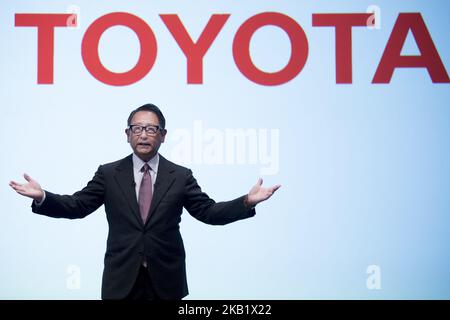 Il presidente della Toyota Motor Corp. Akio Toyoda interviene durante un annuncio congiunto con SoftBank Corp. Per creare una nuova impresa per sviluppare servizi di mobilità a Tokyo, Giappone, 4 ottobre 2018. SoftBank Corp. E Toyota Motor Corp. Hanno annunciato il 4 ottobre 2018 che faranno una joint venture MONET Technologies Corporation per sviluppare servizi di mobilità. (Foto di Alessandro di Ciommo/NurPhoto) Foto Stock