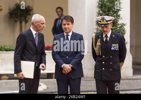 Visita del presidente della Romania Klaus Werner Iohannis al primo ministro italiano Giuseppe Conte, a Palazzo Chigi, residenza ufficiale del primo ministro della Repubblica italiana, a Roma, in Italia, il 15 ottobre 2018. (Foto di Michele Spatari/NurPhoto) Foto Stock