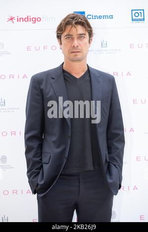 Riccardo Scamarcio durante la fotocall per la presentazione del nuovo film di Valeria Golino, 'Euforia', a Roma, Italia, il 16 ottobre, 2018. (Foto di Mauro Fagiani/NurPhoto) Foto Stock