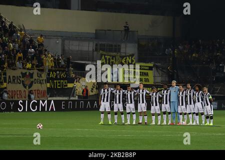 FC PAOK prima della partita nello stadio di Charilaou durante la partita del FC Aris e del FC PAOK per la Superleague Greece, la prima categoria a Salonicco, Grecia, il 21 ottobre 2018. La partita si è svolta nello stadio Kleanthis Vikelides o nello stadio Charilaou, sede del FC Aris. Prima ha segnato Aris nel 2' min con Mateo Garcia e poi Aleksandar Prijovic per PAOK ha colpito una penalità nel 36' e poi nel 84'. Dopo questa vittoria il PAOK ha mantenuto la sua 1st° posizione nel campionato greco. PAOK ha vinto 2-1. (Foto di Nicolas Economou/NurPhoto) Foto Stock