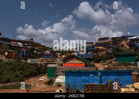 Una vista panoramica nel campo di Kutupalong nel Bazar di Cox, Bangladesh, 15 ottobre 2018. (Foto di Kazi Salahuddin Razu/NurPhoto) Foto Stock